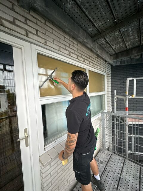 Glasbewassing bij woning – raam wassen